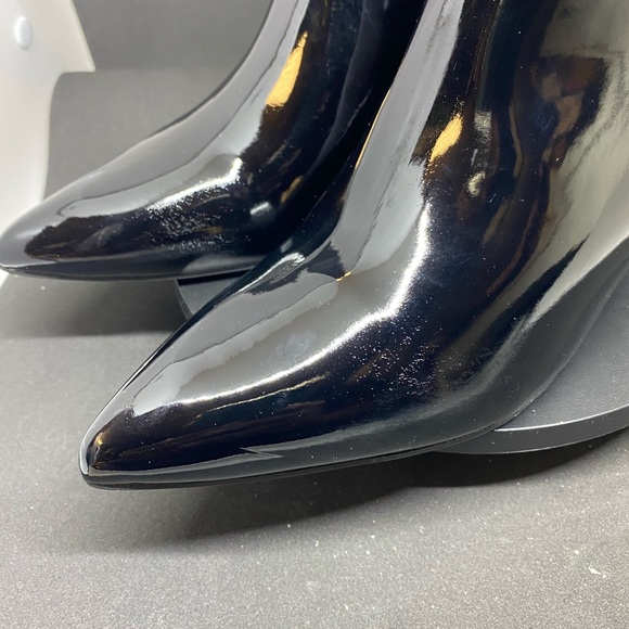 Olivia + Kate Rachel Sleek Black Patent Ankle Boots for Women NWOT Size 10 - Picture 6 of 15